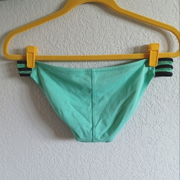 Becca Bikini - Picture 4 of 16